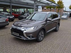 Braun Gebraucht 2018 Mitsubishi Outlander Diamant Edition SUV | 16.990 € (Fairer Preis)
