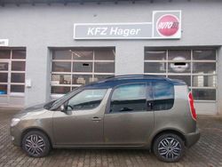 Grün Gebraucht 2015 Skoda Roomster Ambition Van / Kleinbus | 8.750 € (Teuer)