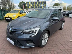 Titaniumgrau Gebraucht 2021 Renault Clio V Zen Limousine | 14.990 € (Guter Preis)