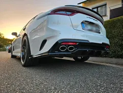 Weiß Gebraucht 2019 Kia Stinger Limousine | 43.000 €