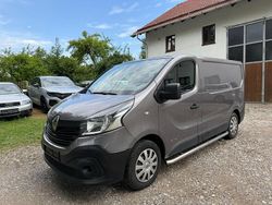 Grau Gebraucht 2015 Renault Trafic Komfort Van | 7.300 € (Fairer Preis)