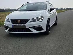 Weiß Gebraucht 2020 Cupra Leon Kombi | 25.500 € (Fairer Preis)