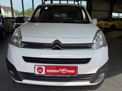 Weiß Gebraucht 2016 Citroën Berlingo SELECTION Van / Kleinbus | 8.490 € (Fairer Preis)