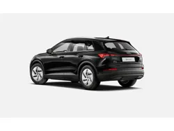 Schwarz Neu 2024 Audi Q4 e-tron Basis SUV | 35.490 €