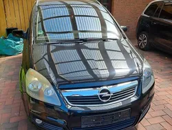 Schwarz Gebraucht 2007 Opel Zafira Van / Kleinbus | 1.500 € (Superpreis)