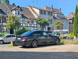 Schwarz Gebraucht 2019 BMW 318 Sport Line Limousine | 24.900 € (Teuer)