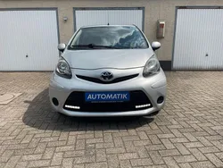 Silber Gebraucht 2014 Toyota Aygo Kleinwagen | 8.399 € (Guter Preis)