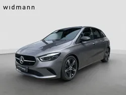 Metalliclack mountaingrau Gebraucht 2025 Mercedes B200 Night Van / Kleinbus | 43.580 €