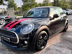 Schwarz Gebraucht 2015 Mini ONE Sport Kleinwagen | 10.950 € (Fairer Preis)
