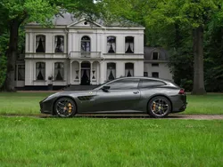 Grau Gebraucht 2019 Ferrari GTC4Lusso | 212.500 €
