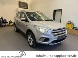 Rot Gebraucht 2018 Ford Kuga Titanium SUV | 16.990 € (Fairer Preis)