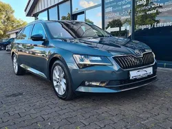 Grau Gebraucht 2019 Skoda Superb Premium Edition Limousine | 19.990 € (Guter Preis)