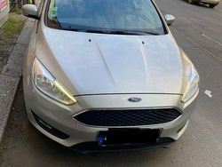 Silber Gebraucht 2016 Ford Focus Kombi | 5.500 €
