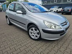 Silber Gebraucht 2004 Peugeot 307 Limousine | 2.900 € (Fairer Preis)