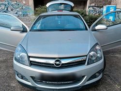Grau Gebraucht 2006 Opel Astra GTC Kombi | 2.899 € (Fairer Preis)
