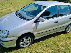 Silber Gebraucht 2004 Nissan Almera Tino Van / Kleinbus | 3.000 €