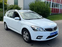 Weiß Gebraucht 2010 Kia Ceed 2 Kombi | 4.999 € (Fairer Preis)