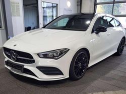 Weiß Gebraucht 2019 Mercedes CLA220 Shooting Brake AMG line Kombi | 25.900 € (Etwas zu teuer)