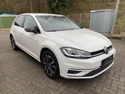 Weiß Gebraucht 2019 VW Golf VII IQ Drive Limousine | 14.950 € (Fairer Preis)