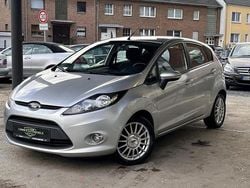 Silber Gebraucht 2012 Ford Fiesta Trend Limousine | 2.750 €