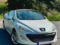 Weiß Gebraucht 2011 Peugeot 308 CC Premium Cabrio | 6.500 € (Fairer Preis)