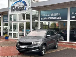 Grau Gebraucht 2023 Skoda Karoq SUV | 34.500 € (Teuer)