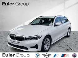 Weiss Gebraucht 2021 BMW 320 Sport Line Kombi | 27.399 € (Guter Preis)