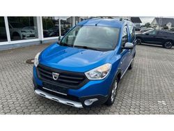 Blau (metallic) Gebraucht 2015 Dacia Dokker Stepway Kombi | 10.600 € (Teuer)