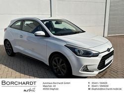 Weiß Gebraucht 2016 Hyundai i20 Trend Coupé | 9.980 € (Fairer Preis)