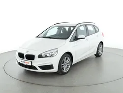 Weiß Gebraucht 2016 BMW 218 Active Tourer Basis Van / Kleinbus | 12.190 € (Fairer Preis)
