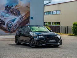 Schwarz Gebraucht 2025 Audi RS4 Sport Kombi | 98.900 €