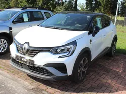 Perlmutt weiß/ schwarz Gebraucht 2022 Renault Captur R.S. SUV | 21.490 € (Fairer Preis)