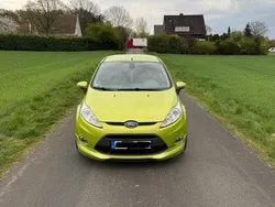 Grün Gebraucht 2009 Ford Fiesta Titanium Kleinwagen | 4.875 €