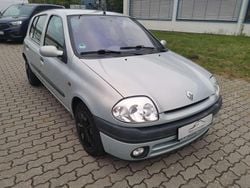 Silber Gebraucht 2000 Renault Clio II Limousine | 2.499 € (Etwas zu teuer)