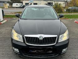 Schwarz Gebraucht 2010 Skoda Octavia Kombi | 4.500 € (Guter Preis)