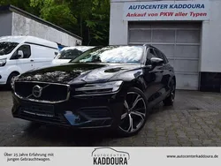 Onyx black / metallic Gebraucht 2024 Volvo V60 Core Kombi | 34.390 € (Superpreis)