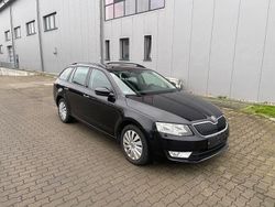 Schwarz Gebraucht 2014 Skoda Octavia Ambition Limousine | 8.900 € (Fairer Preis)
