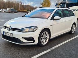 Weiß Gebraucht 2019 VW Golf VII R-line Limousine | 19.699 € (Etwas zu teuer)