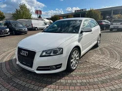 Weiß Gebraucht 2012 Audi A3 Sportback Attraction Limousine | 6.900 € (Guter Preis)
