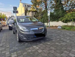 Grau Gebraucht 2013 Opel Meriva Innovation Van / Kleinbus | 7.500 € (Guter Preis)