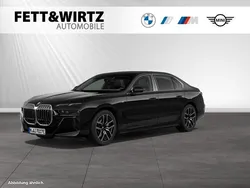 Saphirschwarz metallic Gebraucht 2024 BMW i7 M Sport Limousine | 83.800 € (Teuer)
