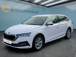 Weiß Gebraucht 2023 Skoda Octavia Kombi | 29.049 € (Etwas zu teuer)