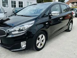Schwarz Gebraucht 2014 Kia Carens Edition 7 Van / Kleinbus | 7.399 € (Fairer Preis)