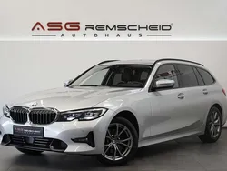 Silber Gebraucht 2021 BMW 320 Sport Line Kombi | 25.800 € (Fairer Preis)