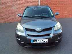 Grau Gebraucht 2010 Toyota Urban Cruiser SUV | 1.800 € (Etwas zu teuer)
