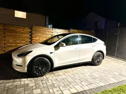 Weiß Gebraucht 2023 Tesla Model Y SUV | 36.000 € (Guter Preis)