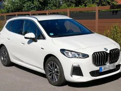 Weiß Gebraucht 2022 BMW 225 Active Tourer M Sport Van / Kleinbus | 34.400 € (Fairer Preis)