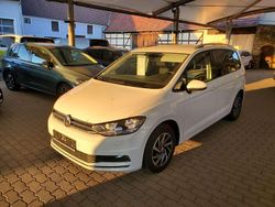 Pure white Gebraucht 2018 VW Touran Sound Van / Kleinbus | 18.790 € (Guter Preis)