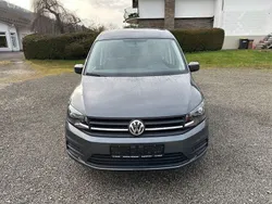 Grau Gebraucht 2018 VW Caddy Trendline Van / Kleinbus | 19.980 € (Etwas zu teuer)