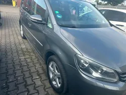 Grau Gebraucht 2011 VW Touran Van / Kleinbus | 4.799 € (Guter Preis)